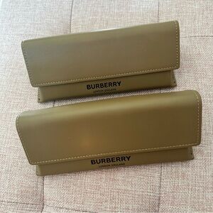 Burberry Camel Brown Soft Leather
Eyeglasses Sunglass Case